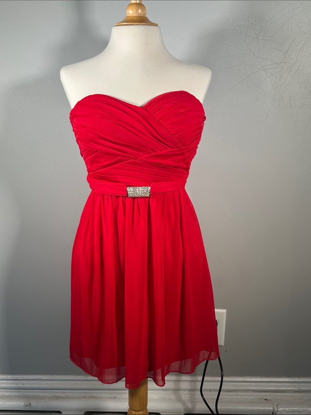 Red Strapless Homecoming Dress - Picture 2 of 8